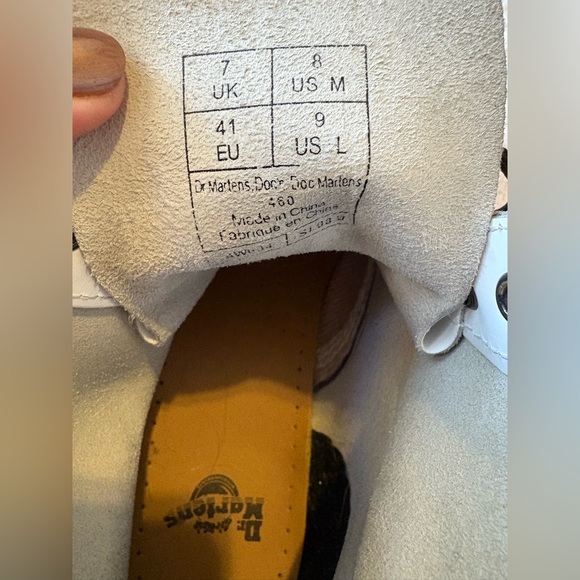 Dr Martens 8 hole white boots - Picture 2 of 6